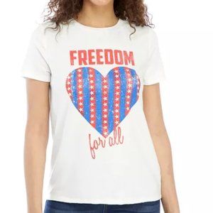 New Directions Women’s Short Sleeve Crew Neck Freedom Heart Graphic T-shirt NWT